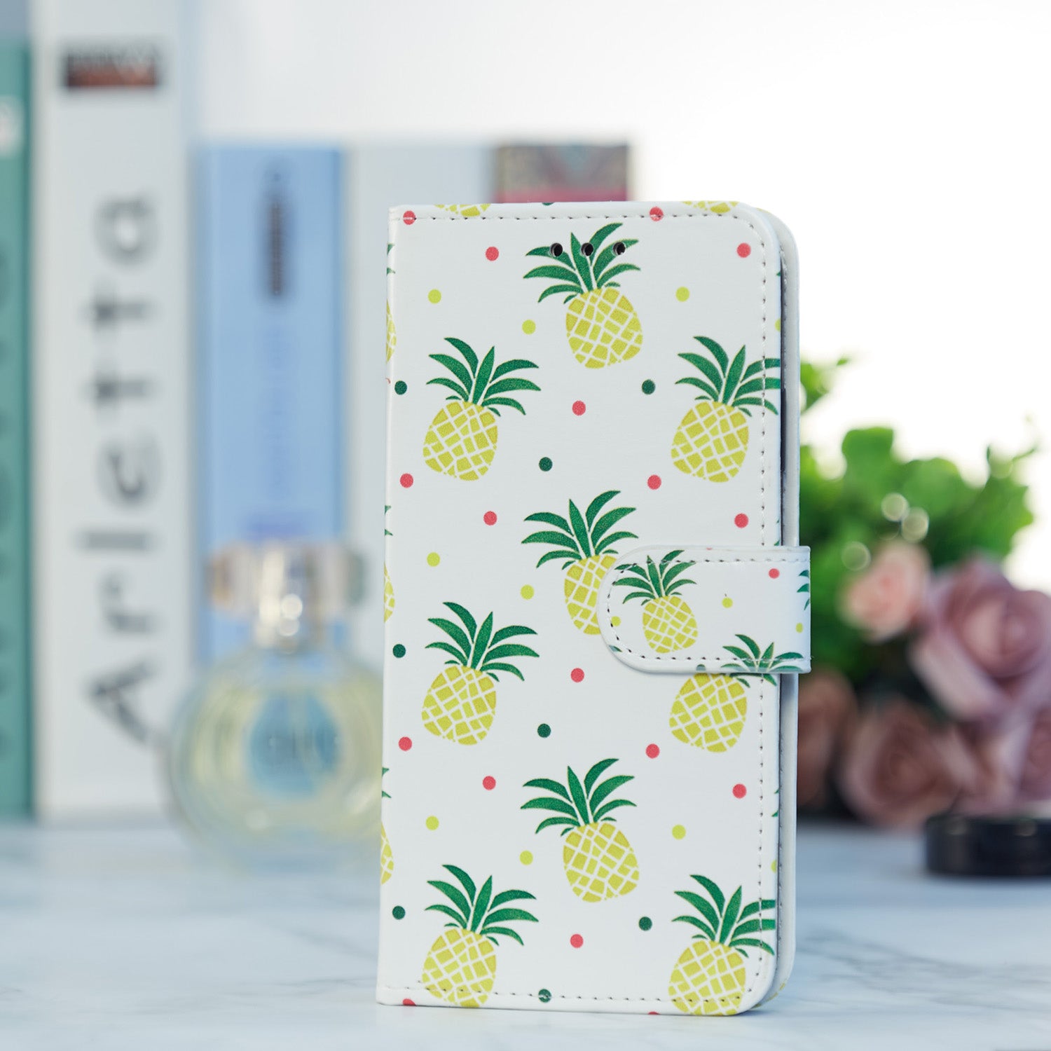 Pattern Printing Design PU Leather Folio Flip Case with Card Holder Slots & Wrist Strap for Samsung Galaxy S20 FE 2022/S20 FE 4G/S20 FE 5G/S20 Lite - Pineapple