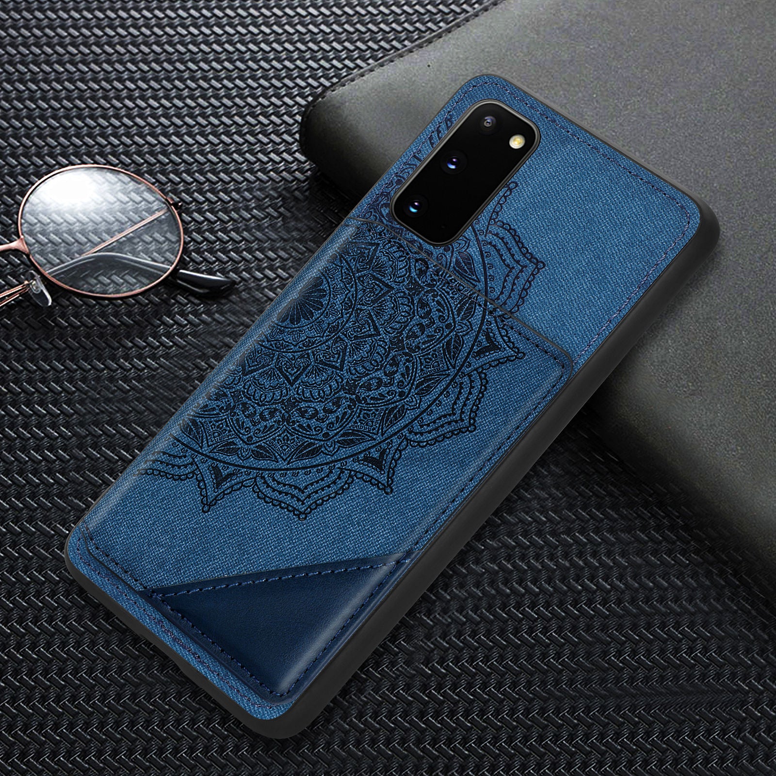 Magnetic Auto-absorbed Kickstand Leather Coated Phone Case Cover with Imprinted Mandala Flower for Samsung Galaxy S20 4G/S20 5G - Blue