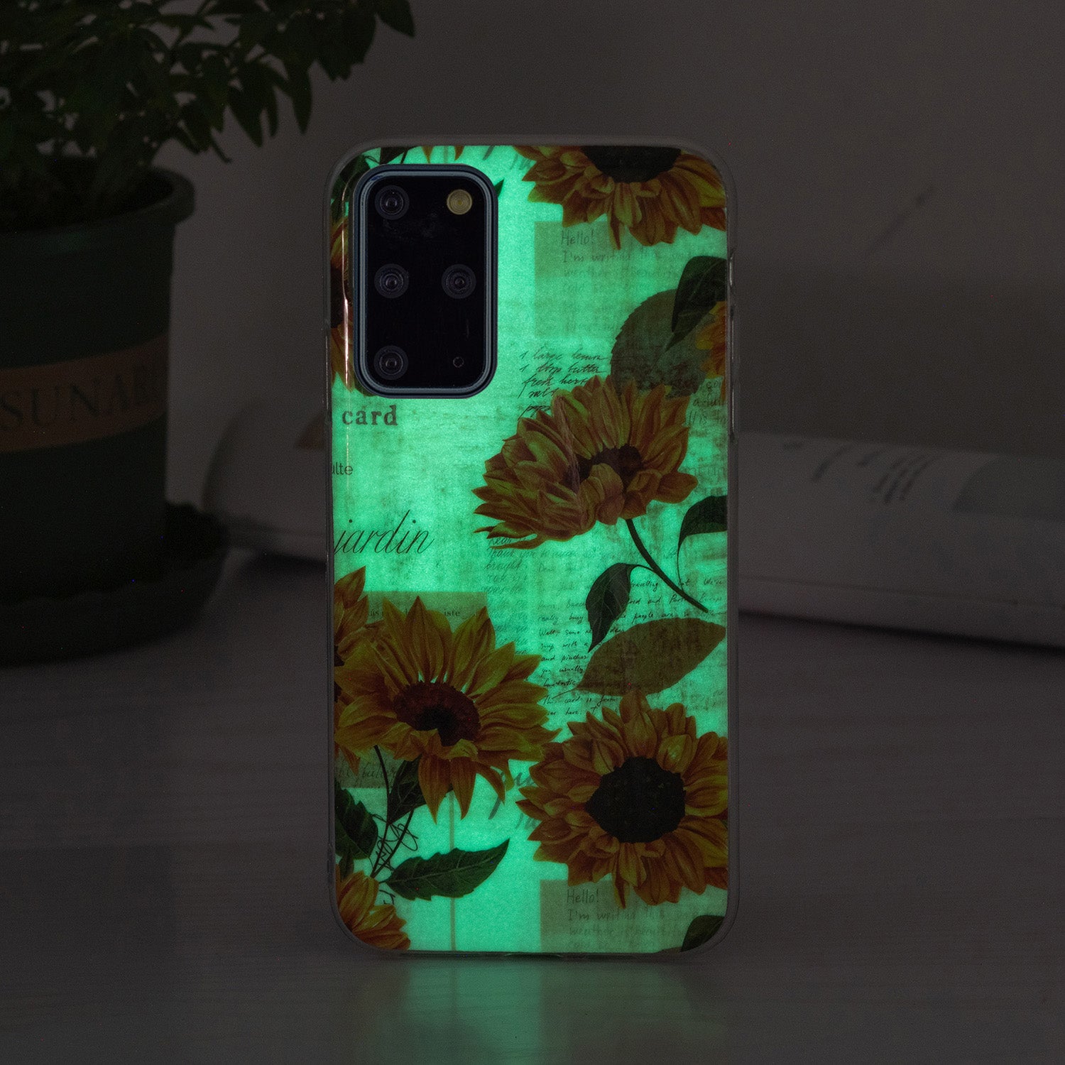 Noctilucent Lightweight Slim Stylish Soft TPU Glow in The Dark Cover Shockproof Cell Phone Case for Samsung Galaxy S20 Plus 4G/5G - Sunflower