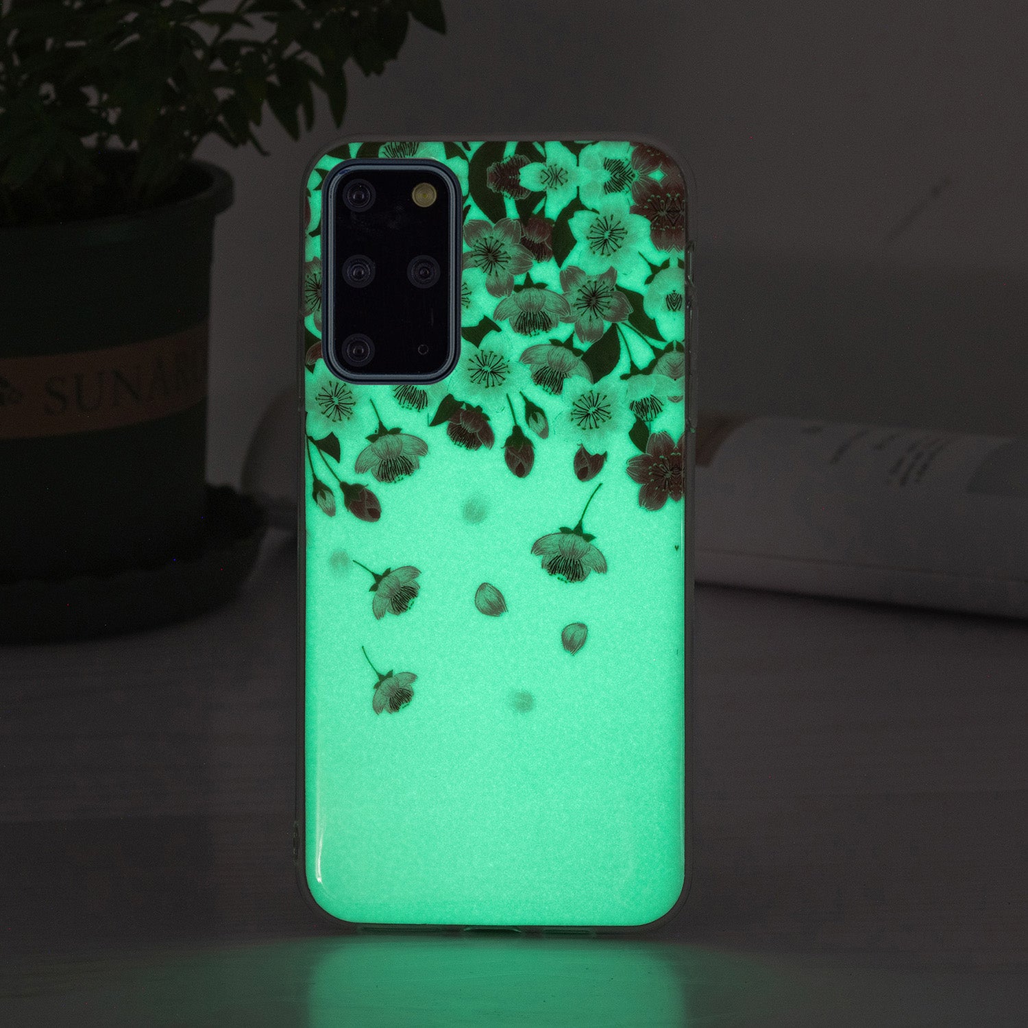 Noctilucent Lightweight Slim Stylish Soft TPU Glow in The Dark Cover Shockproof Cell Phone Case for Samsung Galaxy S20 Plus 4G/5G - Sakura