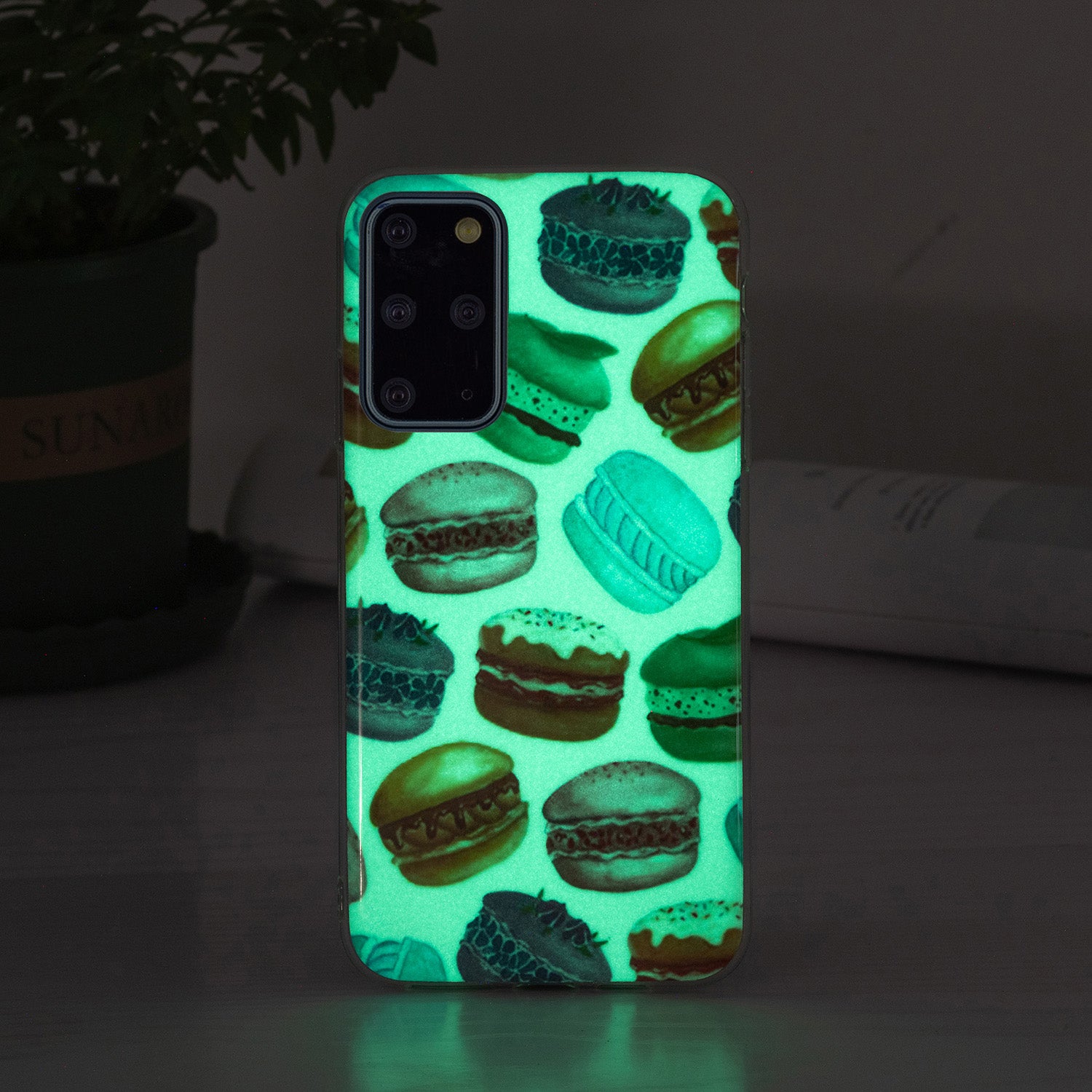 Noctilucent Lightweight Slim Stylish Soft TPU Glow in The Dark Cover Shockproof Cell Phone Case for Samsung Galaxy S20 Plus 4G/5G - Hamburg