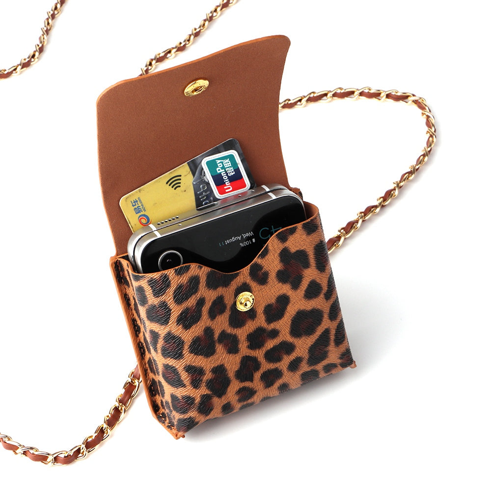 For Samsung Galaxy Z Flip6 5G / Z Flip5 5G / Z Flip4 5G / Z Flip3 5G Phone Bag Case Leopard Pattern PU Leather Pouch with Shoulder Strap