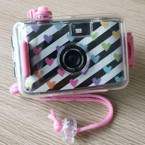 SUC4 Heart Pattern Retro Film Camera Mini Point-and-shoot Camera for Children 5m Waterproof