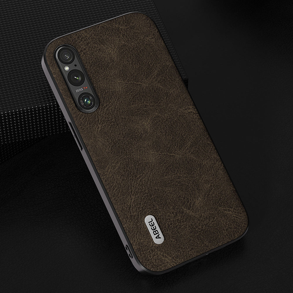 Uniqkart Slim Phone Case for Sony Xperia 1 V Shockproof Cover Litchi Texture PU Leather+PC+TPU Phone Shell - Khaki