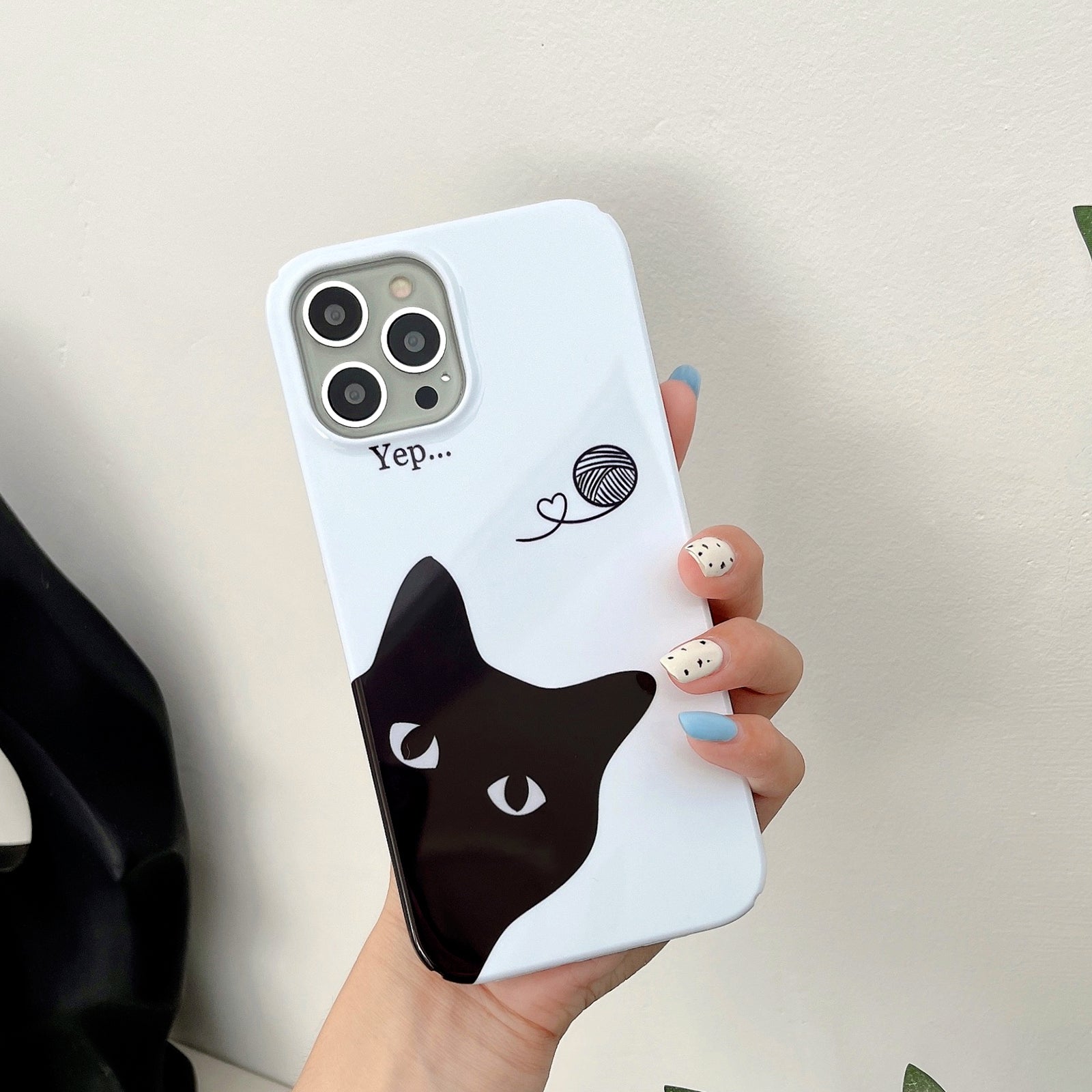 Uniqkart for iPhone 12 Pro Max 6.7 inch Hard PC Phone Case Pattern Printing Protective Glossy Phone Shell - Wool Black Cat