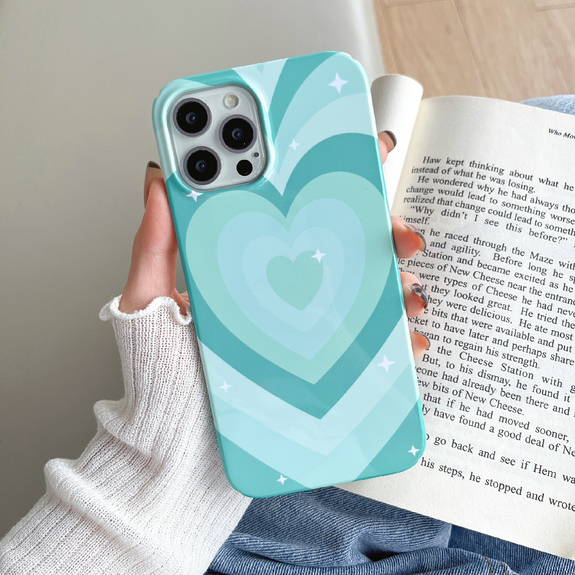 Uniqkart for iPhone 12 Pro Max 6.7 inch Hard PC Phone Case Pattern Printing Protective Glossy Phone Shell - Mint Green Heart