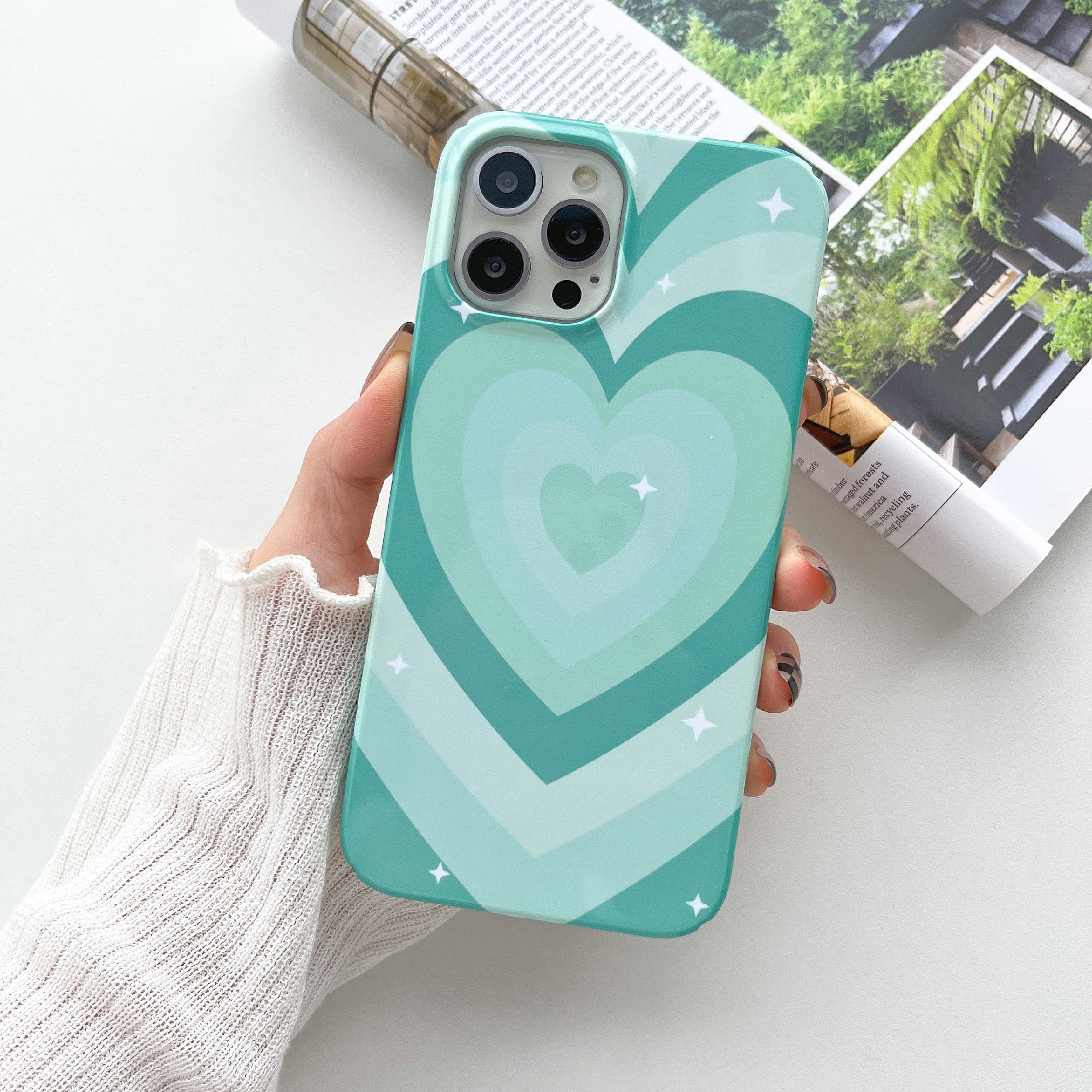 Uniqkart for iPhone 12 Pro Max 6.7 inch Hard PC Phone Case Pattern Printing Protective Glossy Phone Shell - Mint Green Heart