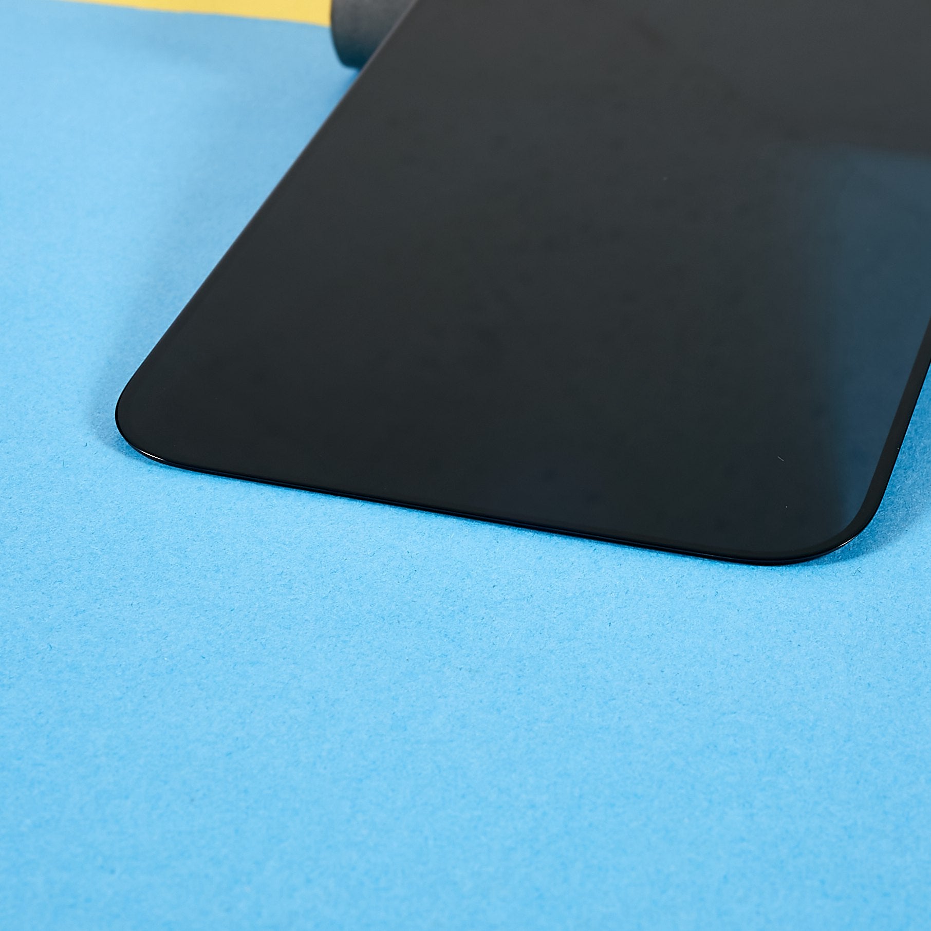 Uniqkart for iPhone 15 Pro Max Anti-Spy Screen Protector Full Coverage Silk Printing Side Glue Tempered Glass Film