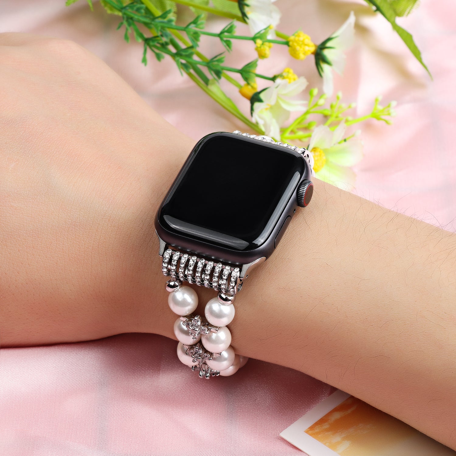 Faux Pearl Rhinestone Decor Wrist Strap Smart Watch Band Bracelet for Apple Watch Series 8 41mm / Series 7 41mm / Series 6 / 5 / 4 / SE / SE(2022) 40mm Series 3 / 2 / 1 38mm - White